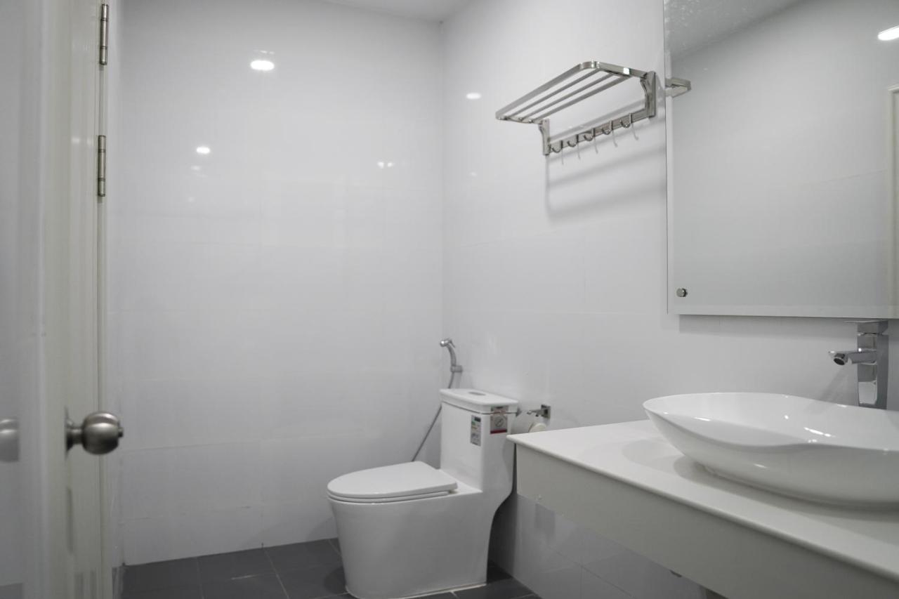 Apple Hotel Three - Near Pnh Airport Пном Пен Екстериор снимка