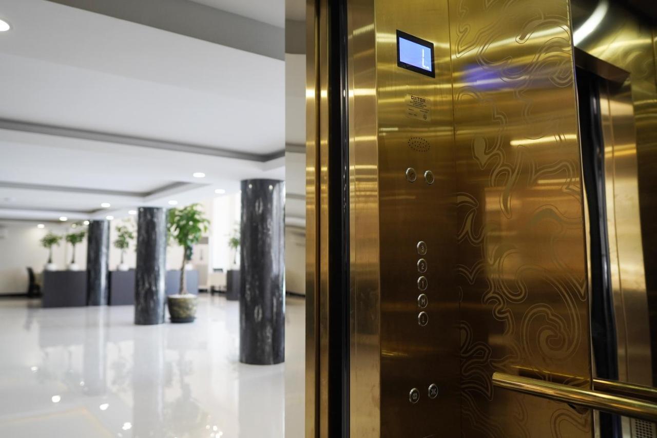 Apple Hotel Three - Near Pnh Airport Пном Пен Екстериор снимка