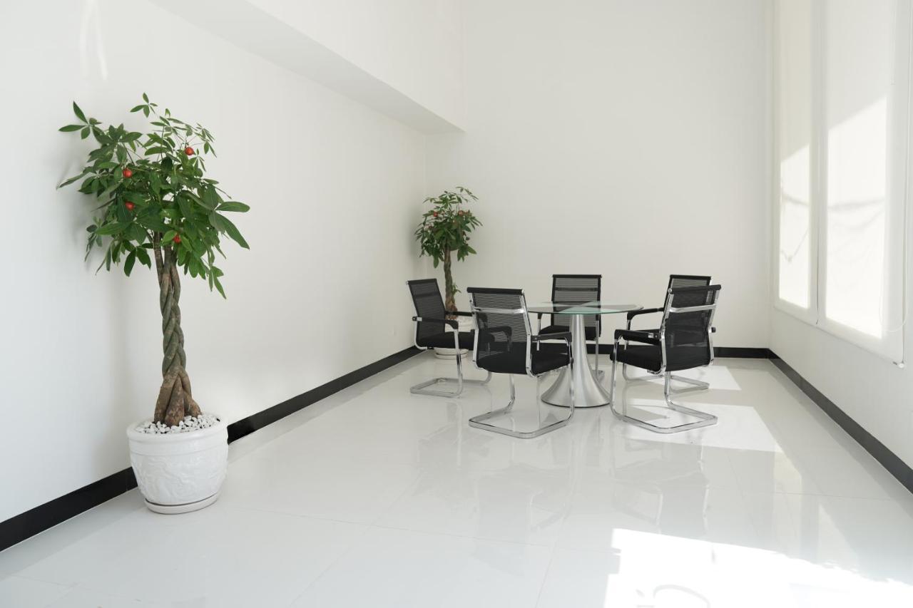 Apple Hotel Three - Near Pnh Airport Пном Пен Екстериор снимка