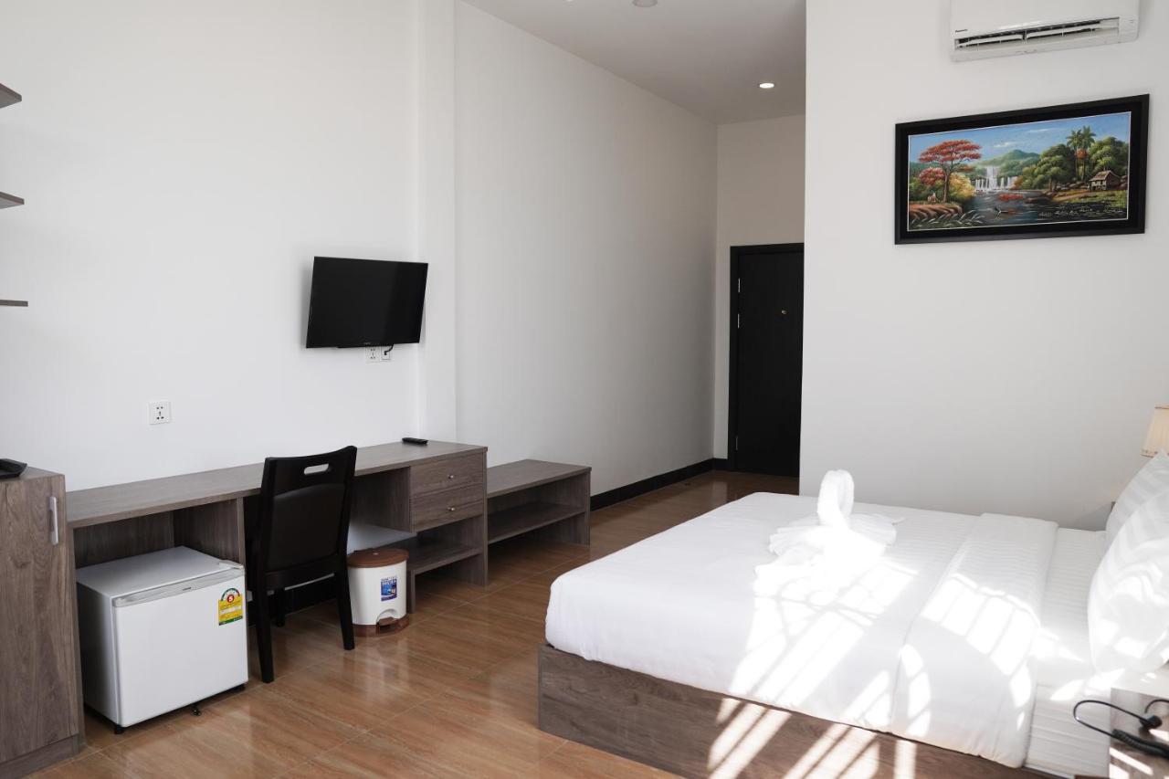 Apple Hotel Three - Near Pnh Airport Пном Пен Екстериор снимка