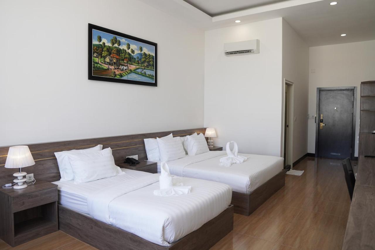 Apple Hotel Three - Near Pnh Airport Пном Пен Екстериор снимка