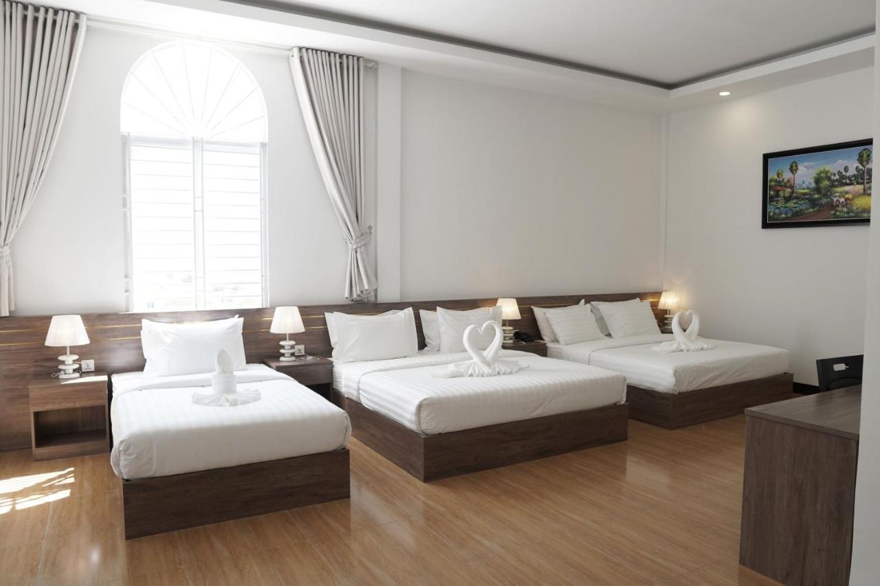 Apple Hotel Three - Near Pnh Airport Пном Пен Екстериор снимка