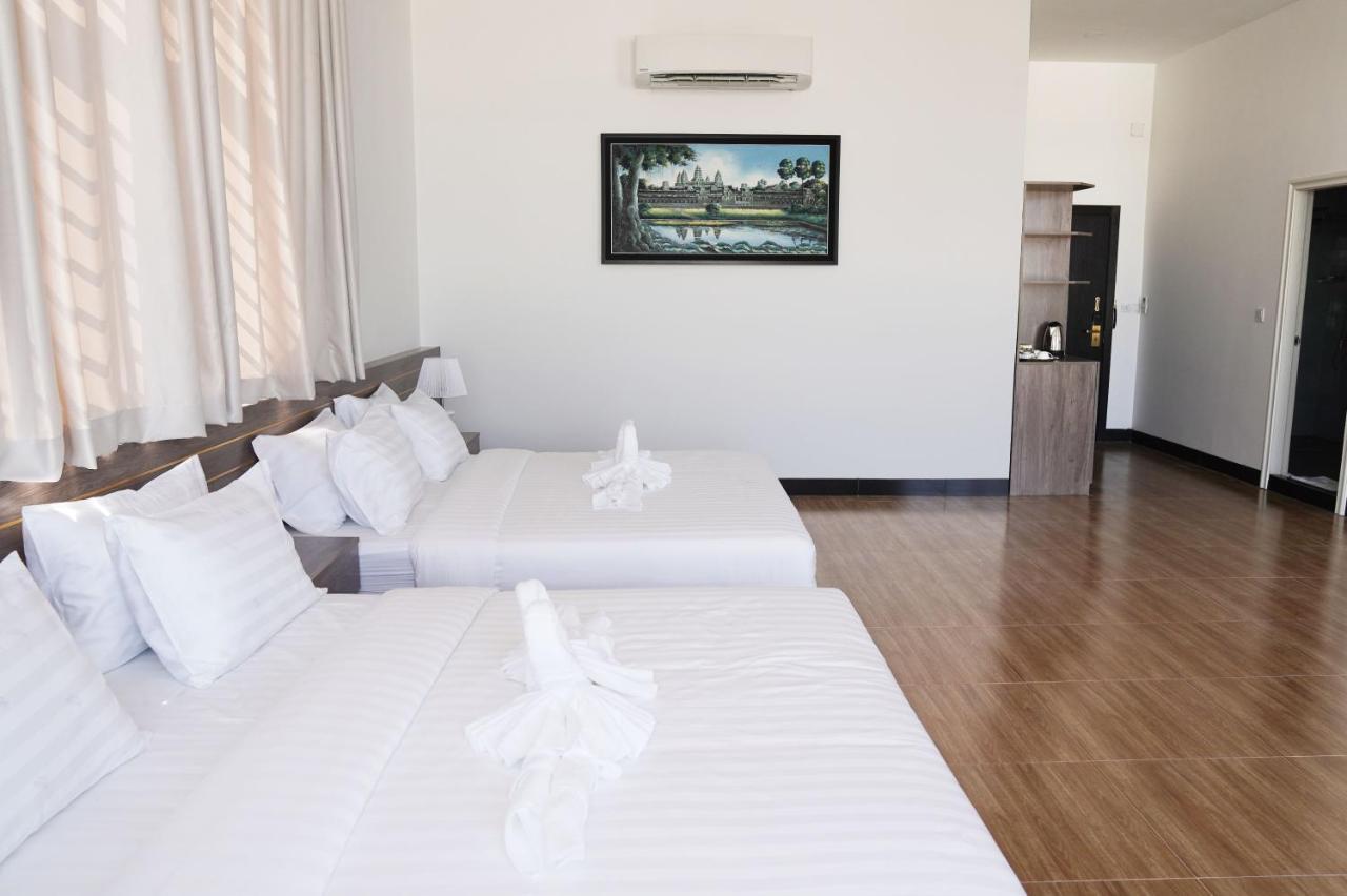 Apple Hotel Three - Near Pnh Airport Пном Пен Екстериор снимка